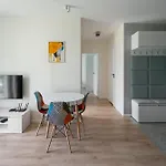 Praga Poludnie 2-bedroom * Varšava